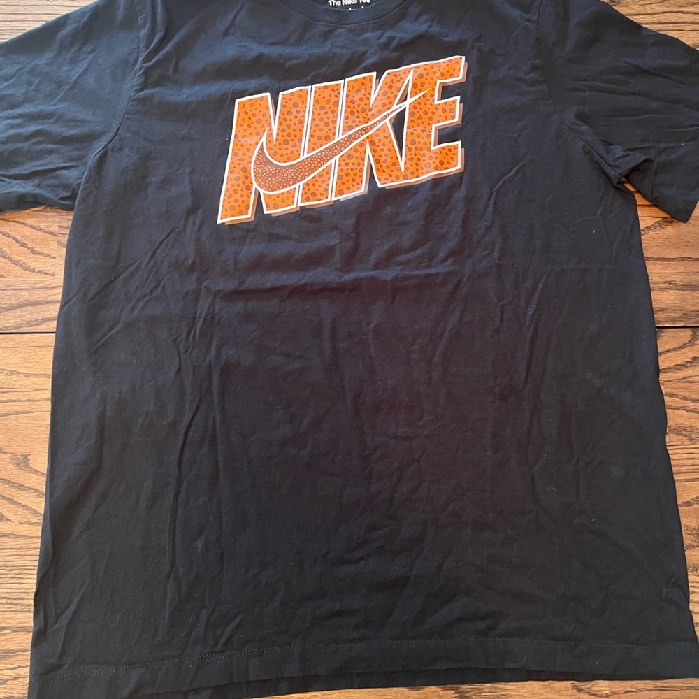 Large Nike animal print. Size large. Worn once.